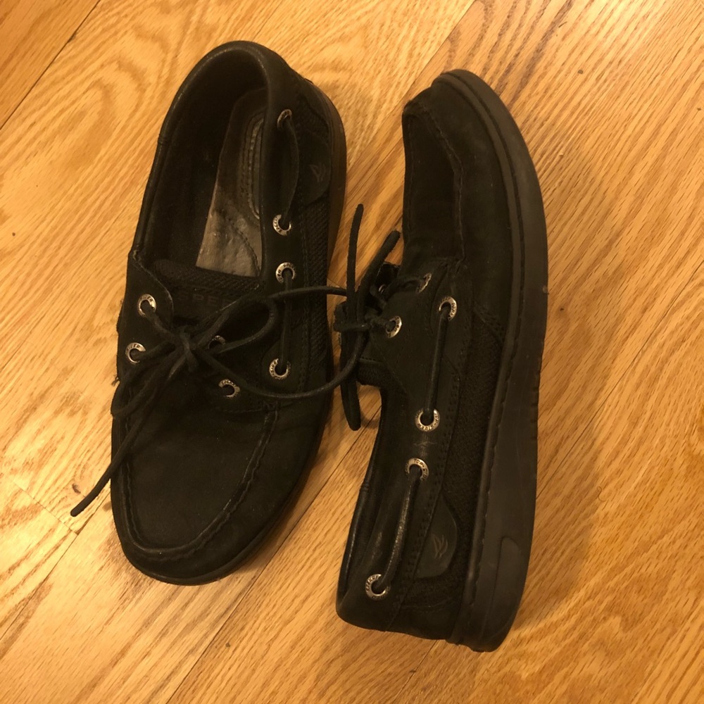 All black Sperry Top Sider